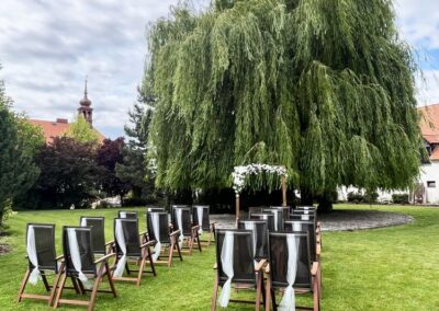 Zámeček Blšany u Loun - Svatba v zahradě